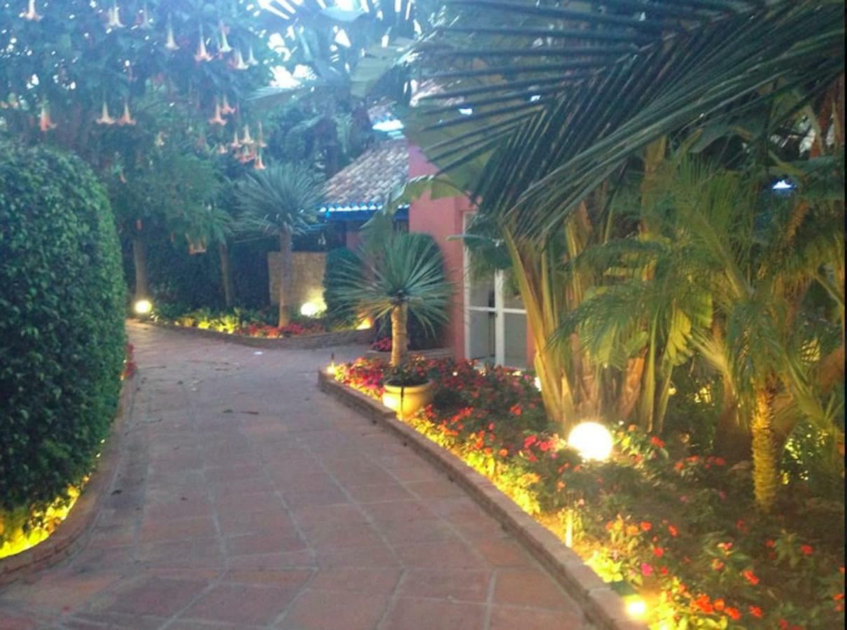 Puerto Banus With Private Garden Apartamento Marbella Exterior foto